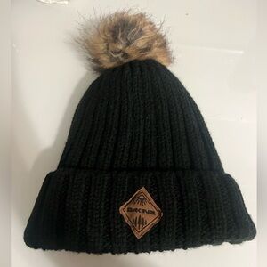 Dakine beanie with pompom